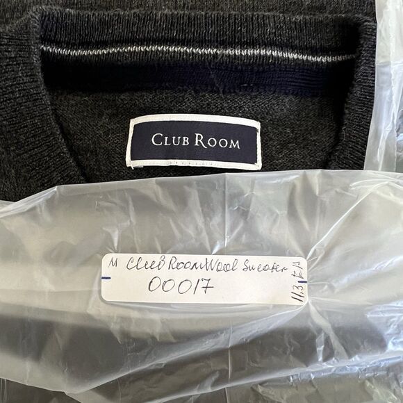 Club Room Luxury Men's Sweater Fine Wool Sz M Gray Crew Neck Business Travel - Picture 8 of 8